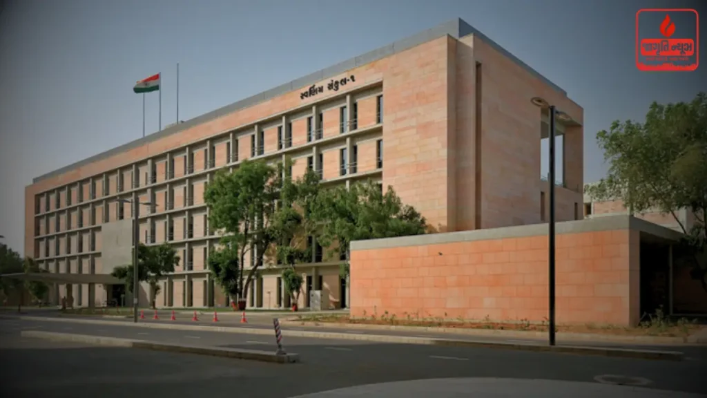 Government transfers 18 IAS officers